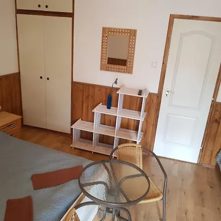 Anna Vendeghaz Bed and Breakfast